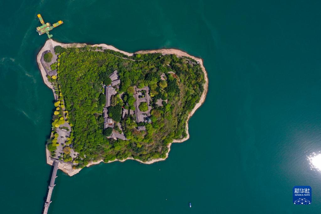 长江三峡第一峡水清岸美