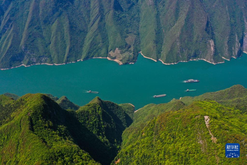 长江三峡第一峡水清岸美