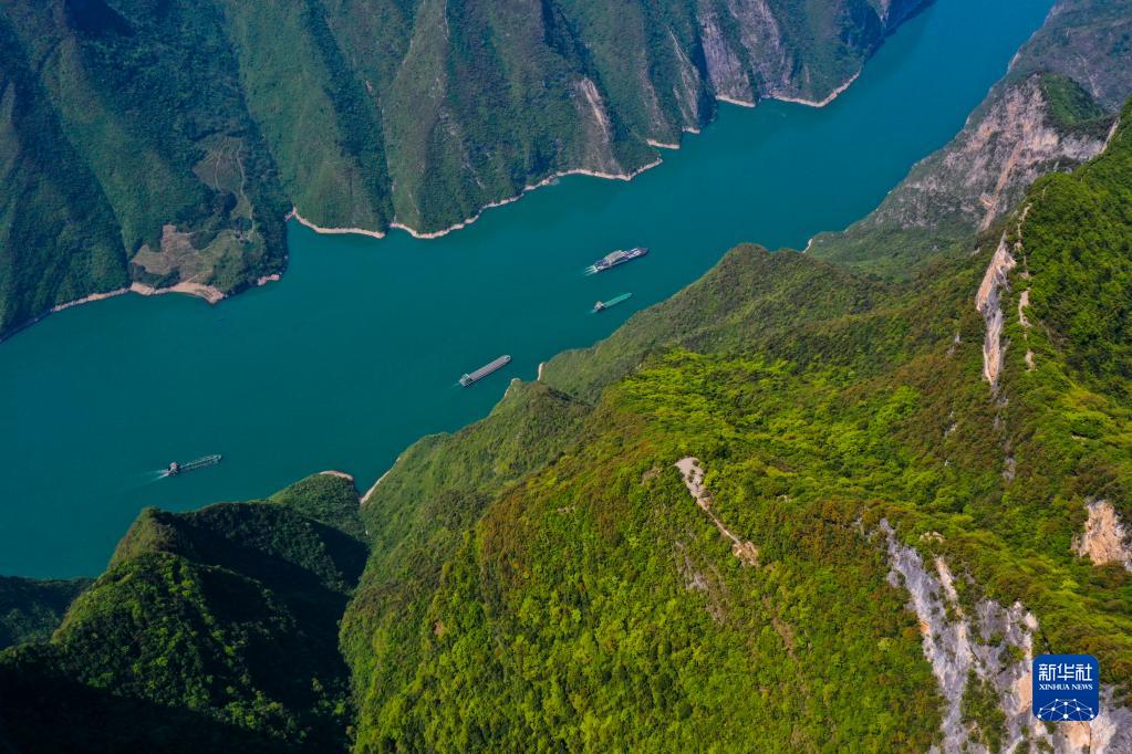 长江三峡第一峡水清岸美