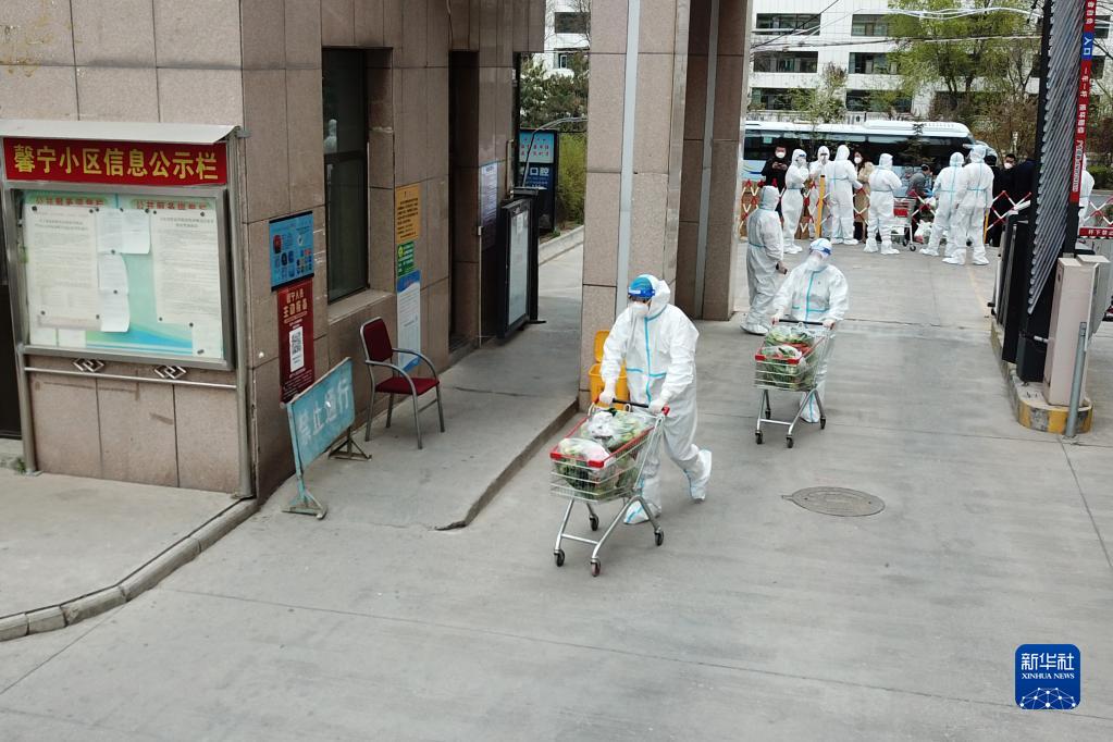 西宁：“免费蔬菜包”直送疫情封控区