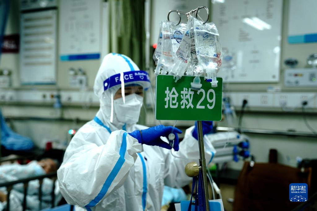 目击疫情防控中的急诊抢救室
