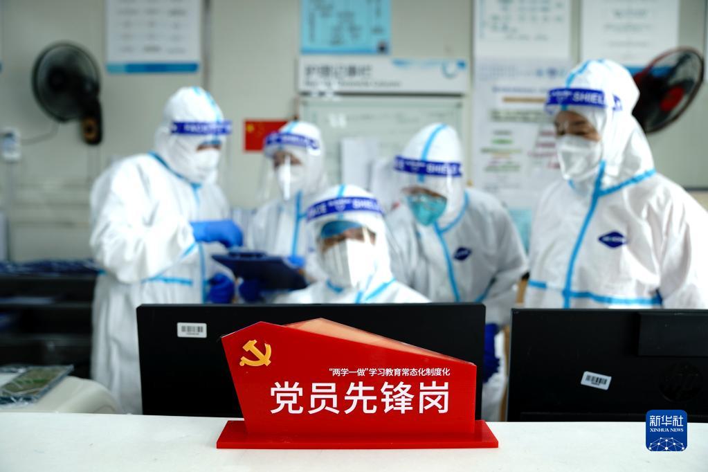 目击疫情防控中的急诊抢救室