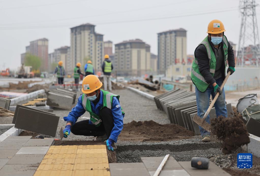 雄安新区容西片区奥威路工程接近尾声