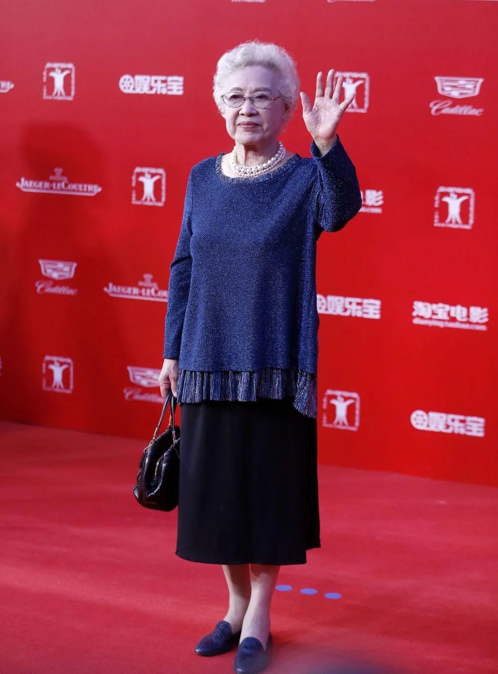 送别女神！电影表演艺术家秦怡今晨去世