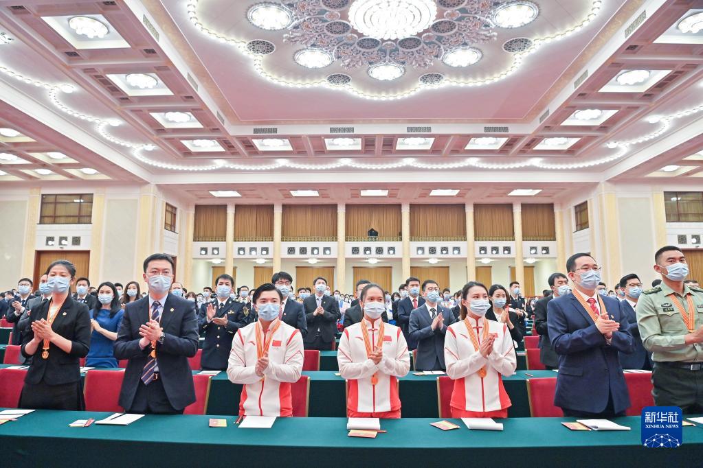 新华全媒+丨庆祝中国共产主义青年团成立100周年大会在北京隆重举行