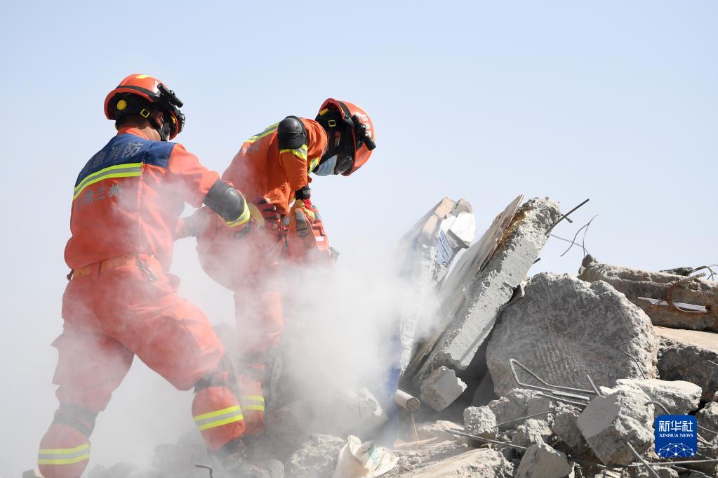 新华全媒+丨“应急使命·2022”抗震救灾演习在甘肃举行