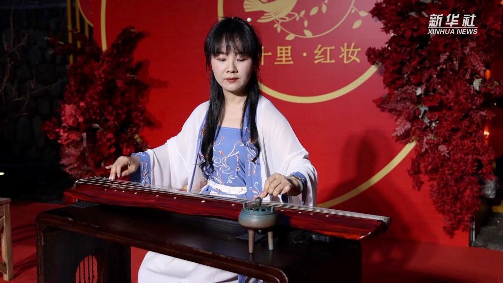 点亮夜经济｜品“十里红妆” 看非遗夜市