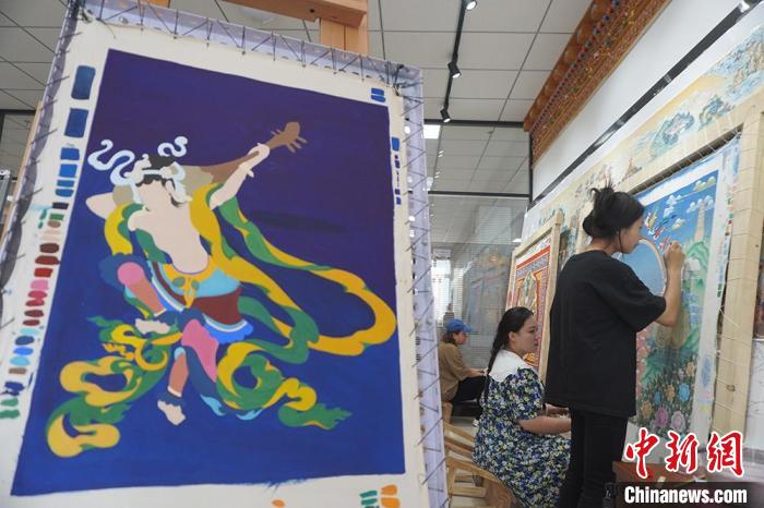 甘肃“职校生”求职记：手艺傍身 总有伯乐“慧眼相识”
