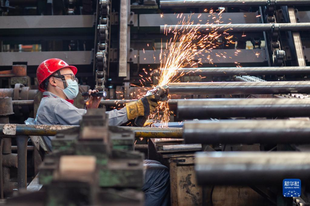 黑龙江双鸭山：钢铁企业生产忙