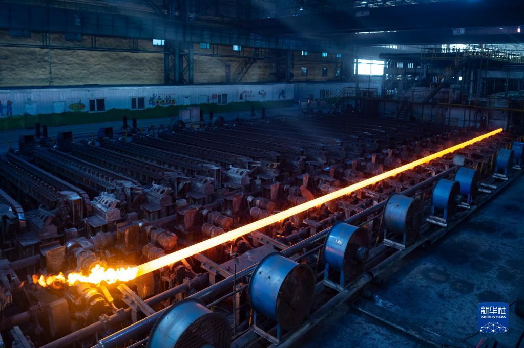 黑龙江双鸭山：钢铁企业生产忙