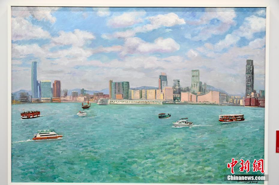 庆香港回归25周年 “天际100” 展出名家艺术作品