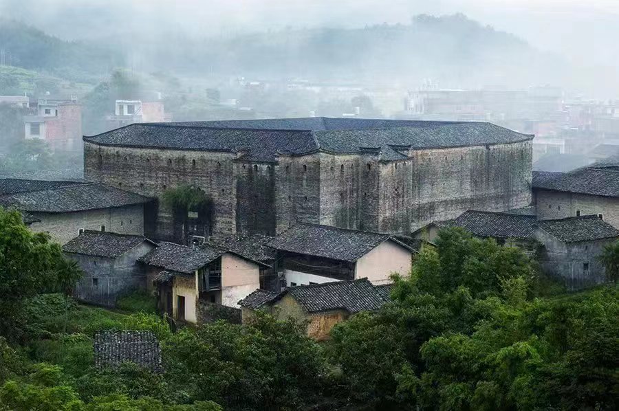 江西龙南：“围屋之都”如何“出圈”玩转乡村振兴