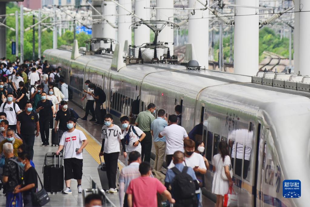 2022年铁路暑运预计发送旅客5.2亿人次