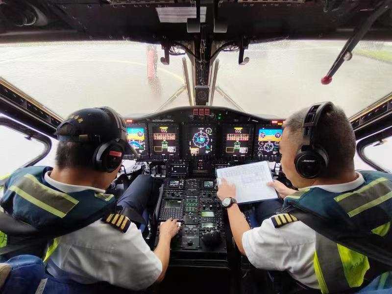 南航派出20架次直升机立体搜救"福景001"轮