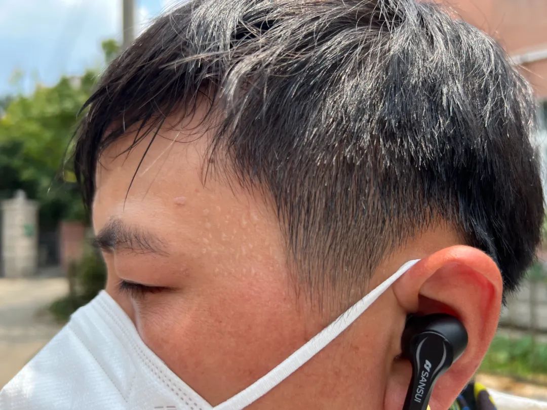 直面“烤”验 | 热浪中的“90后”女骑手 直面“烤”验 | 热浪中的“90后”女骑手