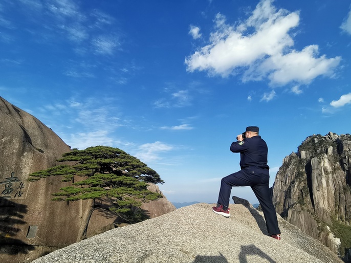 收到总书记回信的黄山守松人胡晓春，有怎样的故事？