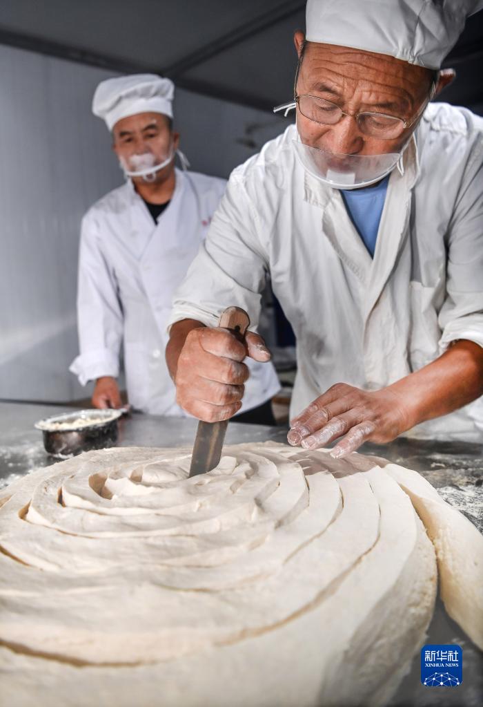 陕西洛南：非遗空心面 再续传承人