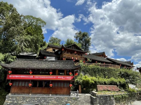 我的思政课 | 这堂“精准扶贫”思政课,见证十八洞村的美丽蝶变 我的思政课 | 这堂“精准扶贫”思政课,见证十八洞村的美丽蝶变