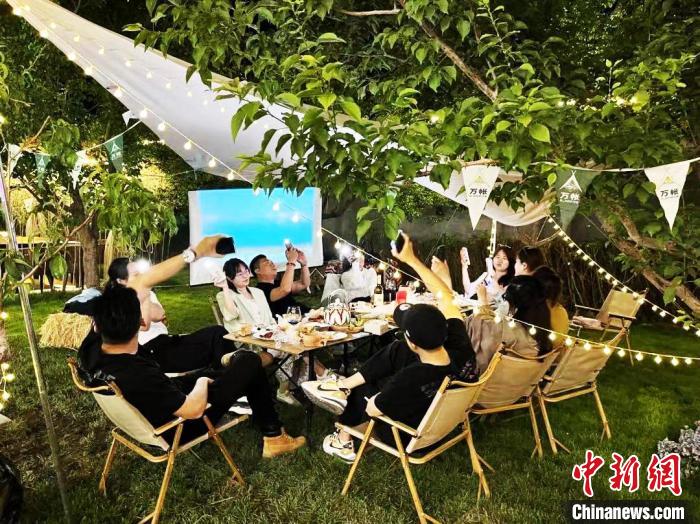 新疆库尔勒何以出现“车在路上驶，人在画中游”美丽乡村画卷