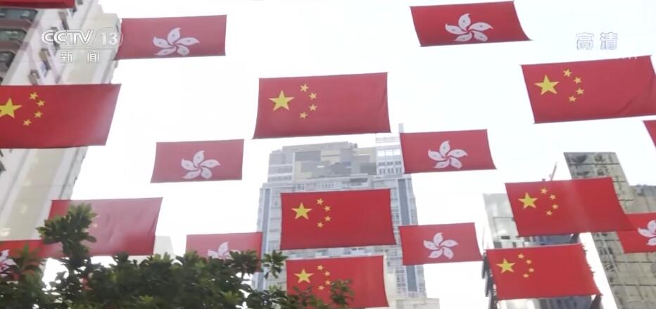 各地喜迎国庆 节日气氛浓厚