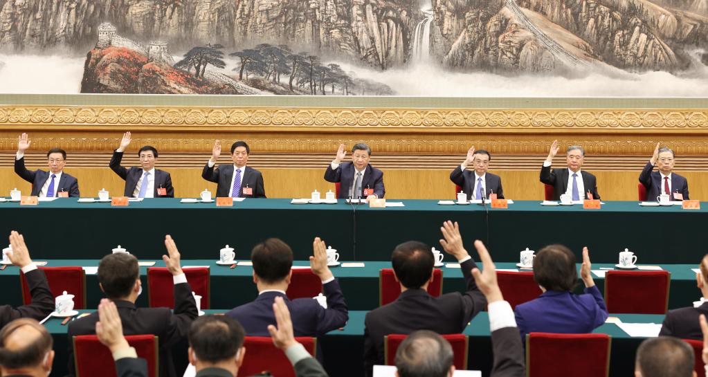 中国共产党第二十次全国代表大会主席团举行第一次会议