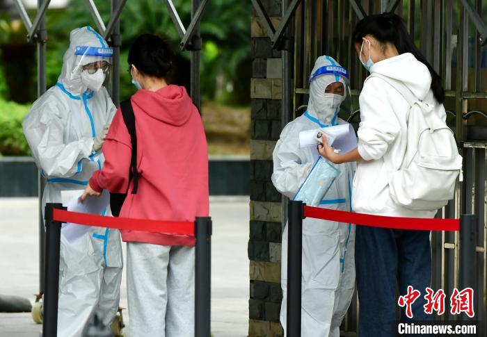 福州：考生有序参加教师资格考试