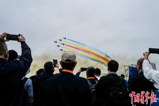 第十四届中国航展开幕 “20家族”齐亮相 多个大国重器首秀