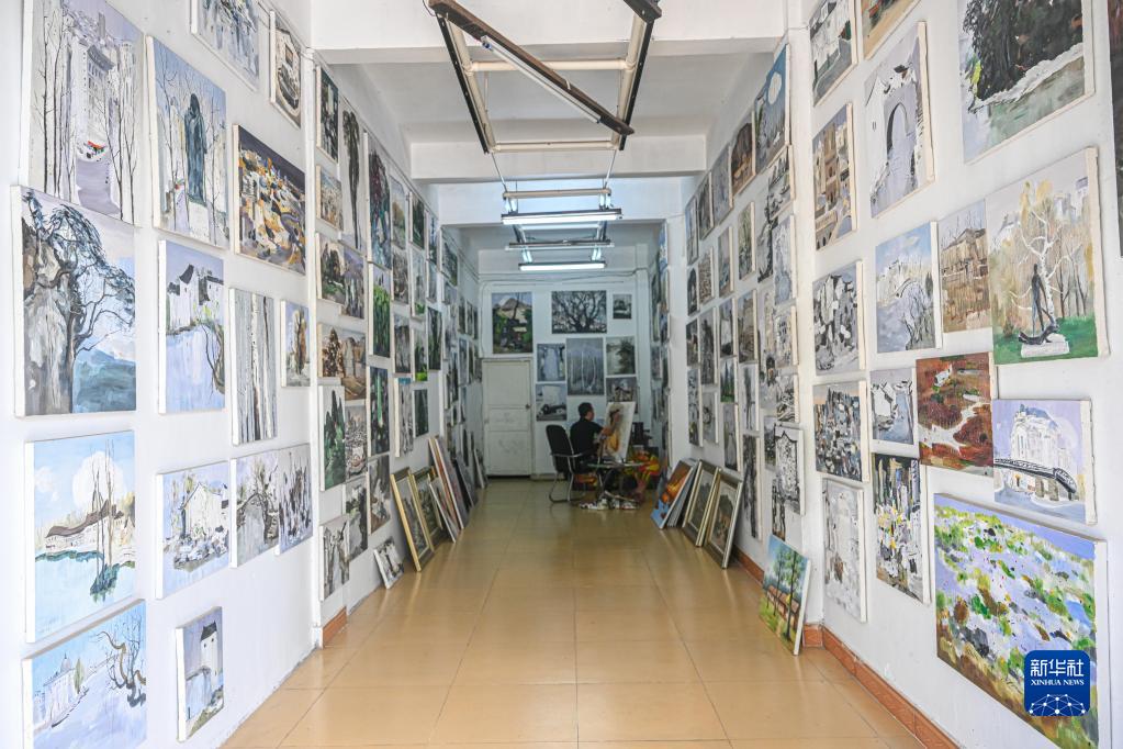 海南屯昌：发展油画产业 擦亮文化名片