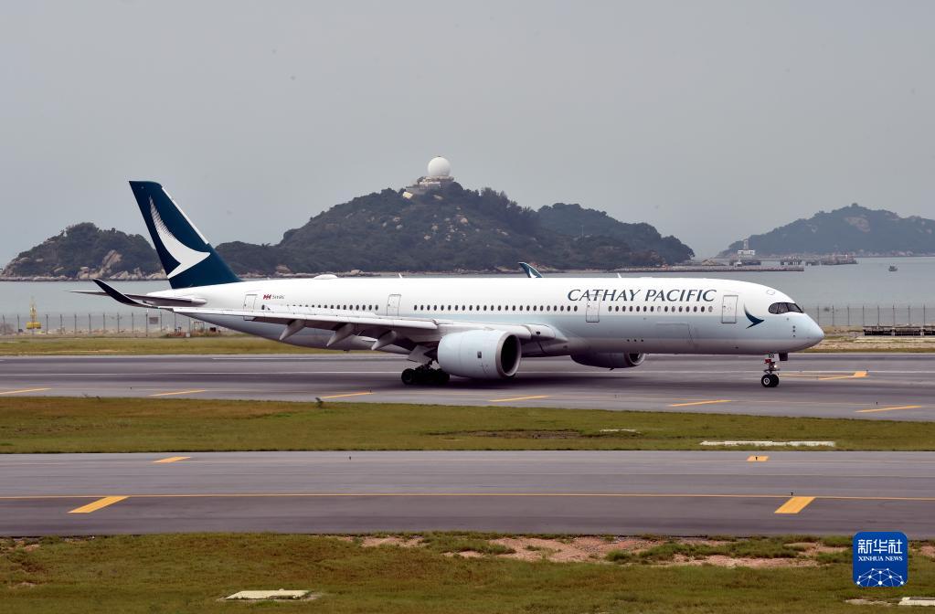 香港国际机场第三跑道正式启用