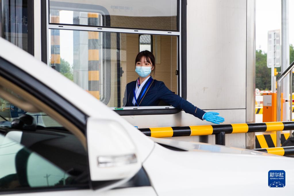 湖南首条智慧高速平益高速公路全线通车运营