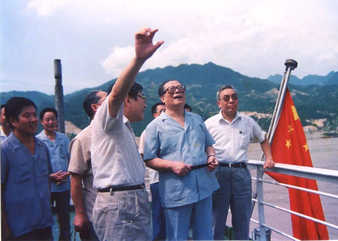 江泽民同志把三峡工程的梦想变为现实——沉痛悼念深切缅怀江泽民同志