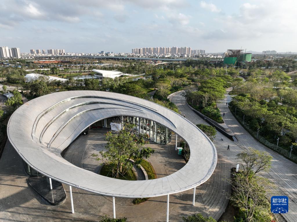 鸟瞰海口西秀公园