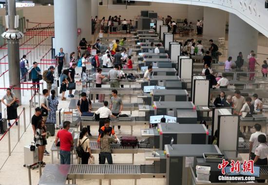 香港至内地高铁1月3日起试运行 复运3日前售票