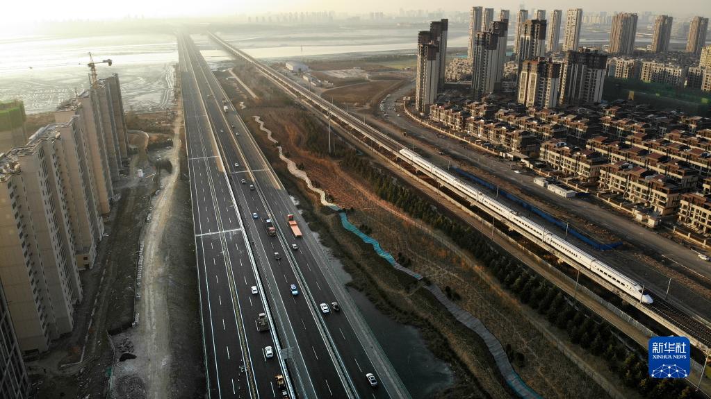 青兰高速改扩建跨海特大桥建成通车