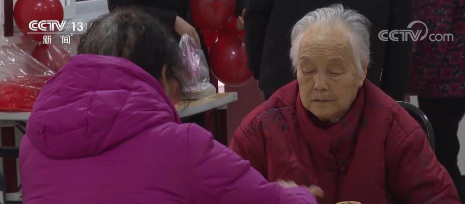 缓解老人康复后焦虑 安抚纾解要耐心