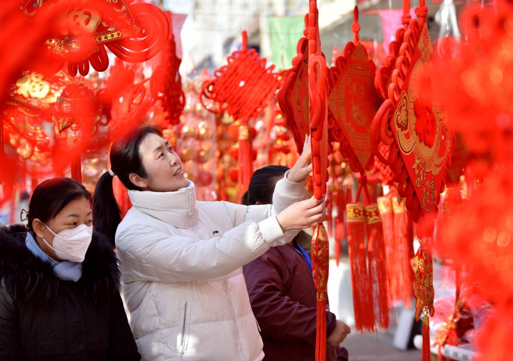 Urban and rural markets with a strong sense of spring and family outings during the Chinese New Year——A first-line observation of consumer markets in various regions during the Spring Festival holiday