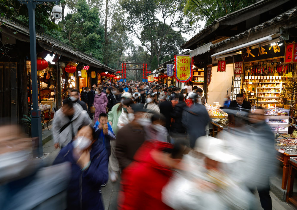 Urban and rural markets with a strong sense of spring and family outings during the Chinese New Year——A first-line observation of consumer markets in various regions during the Spring Festival holiday