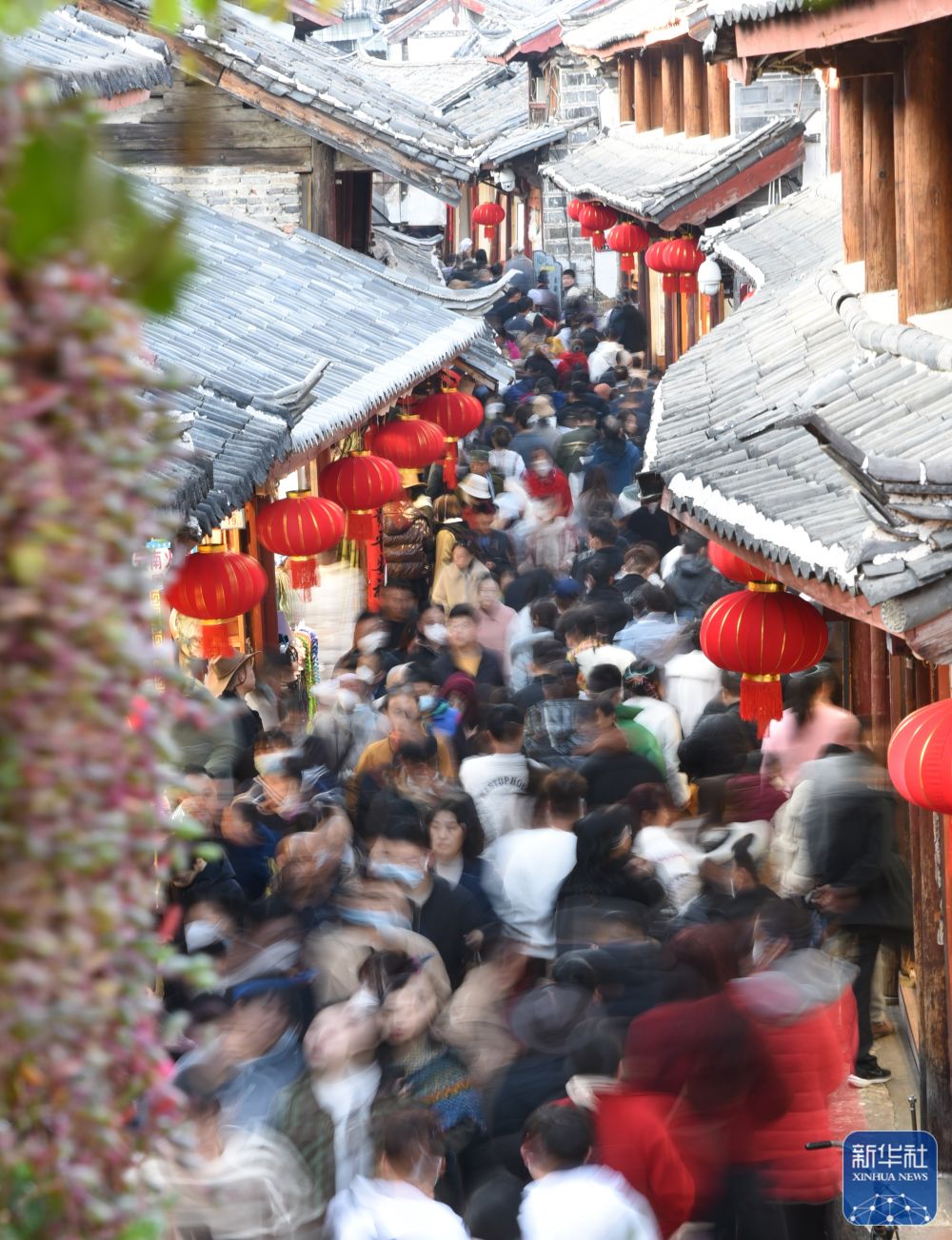 The Chinese New Year in the lens - the year is rich and consumption is booming