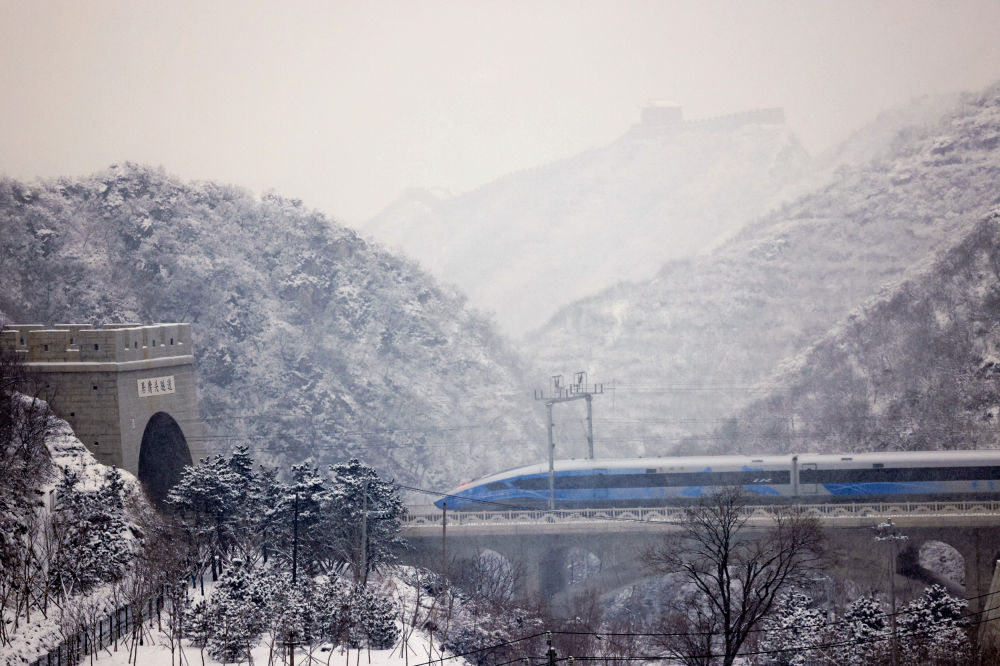 冰雪盛会铸经典 向着春天再出发——写在北京冬奥会开幕一周年之际