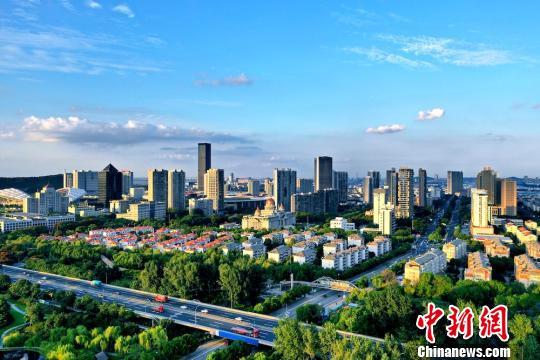 【绿色中国】“养鱼是为了放鱼”，爷孙协力守护“长江精灵”