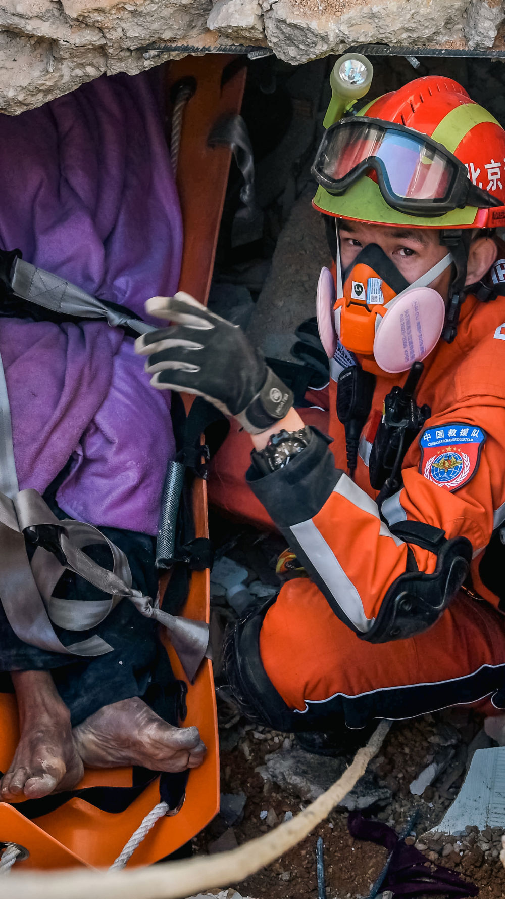 救援队影像日志·2月10日 | 争分夺秒 拯救生命