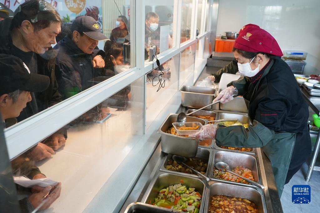 江苏南通：社区食堂 幸福味道