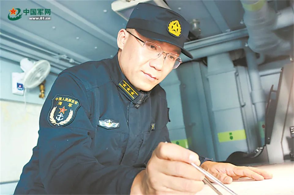 军队代表委员风采录丨太原舰舰长吴仲戈：执戈远航卫和平