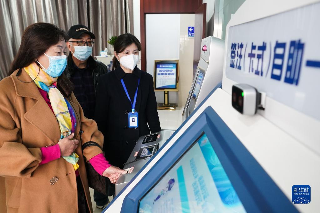 江苏南通:多措并举满足出入境证件办理需求