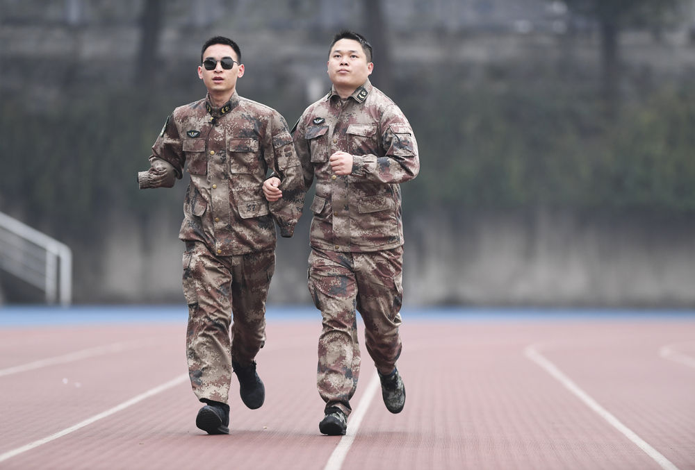 雷锋精神，一座永不褪色的丰碑