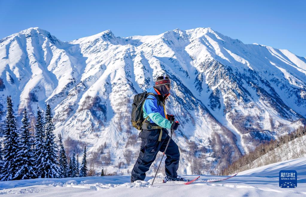 新华全媒+丨体育地理 | 在阿勒泰，追寻人类滑雪最初的梦想