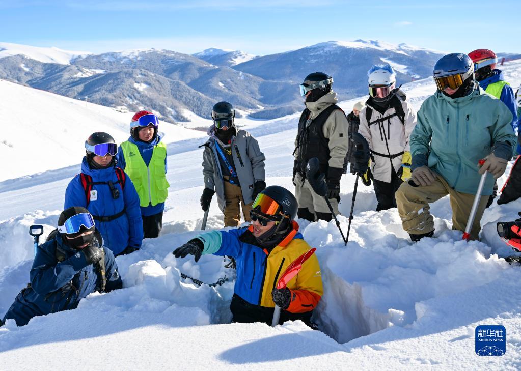 新华全媒+丨体育地理 | 在阿勒泰，追寻人类滑雪最初的梦想