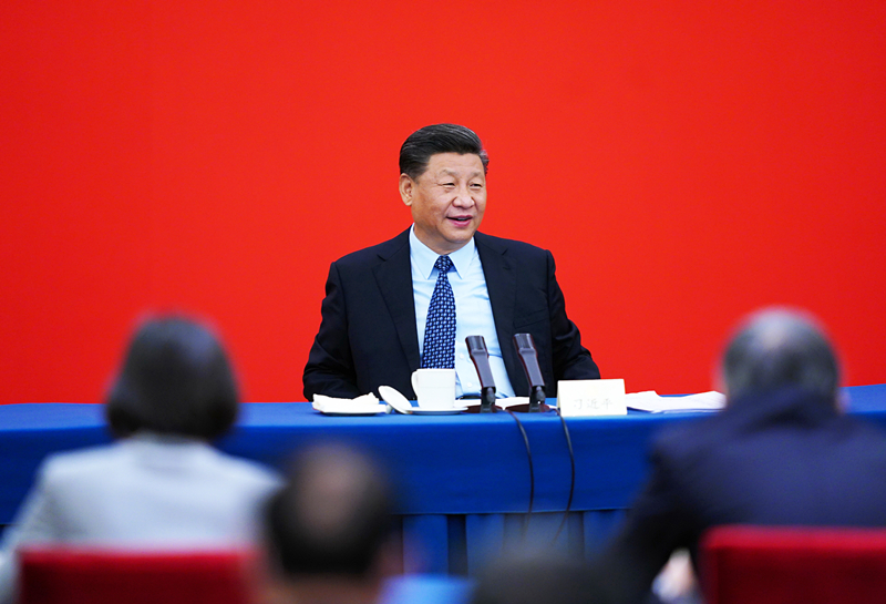 2020年5月23日上午，习近平总书记看望参加全国政协十三届三次会议的经济界委员，并参加联组会，听取意见和建议。