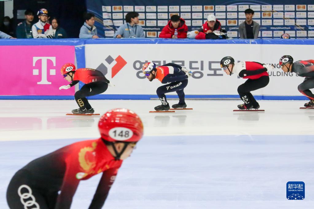 短道速滑——世锦赛：中国队晋级男子5000米接力决赛