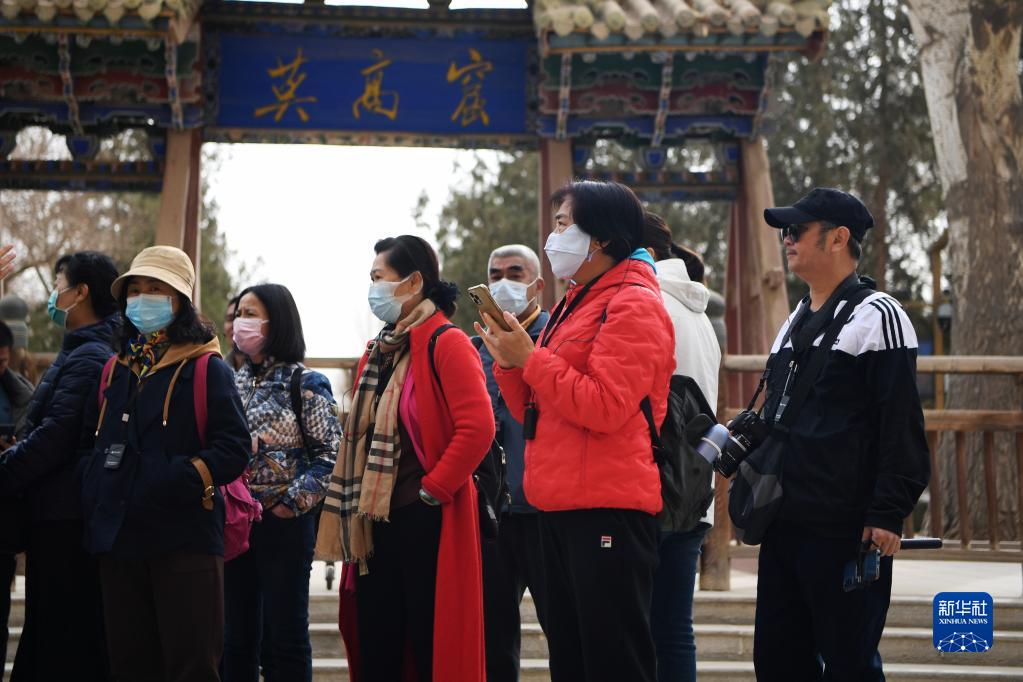 甘肃敦煌：丝路古城文旅复苏人气旺